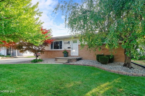 Photo of 1008 Cady Street, Maumee, OH 43537 (MLS # 10010828)