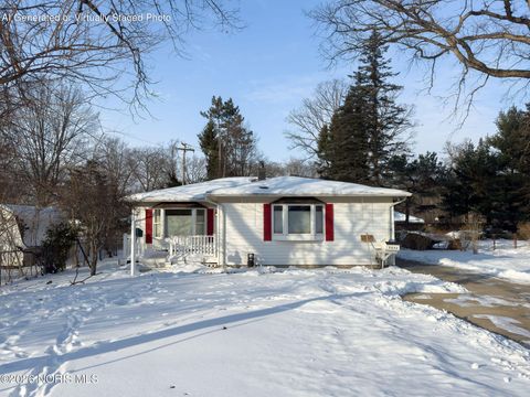 Photo of 5652 Goodhue Drive, Toledo, OH 43615 (MLS # 10003879)