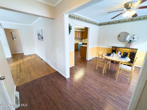 Tiny photo for 5652 Goodhue Drive, Toledo, OH 43615 (MLS # 10003879)