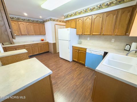 Tiny photo for 5652 Goodhue Drive, Toledo, OH 43615 (MLS # 10003879)