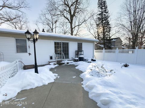 Tiny photo for 5652 Goodhue Drive, Toledo, OH 43615 (MLS # 10003879)