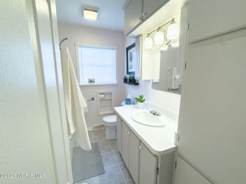 Tiny photo for 5652 Goodhue Drive, Toledo, OH 43615 (MLS # 10003879)