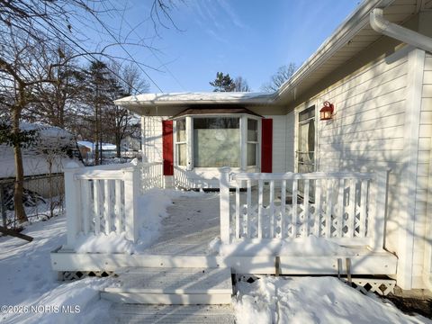 Tiny photo for 5652 Goodhue Drive, Toledo, OH 43615 (MLS # 10003879)