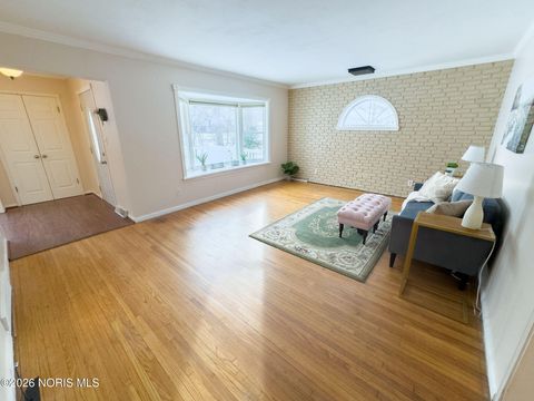 Tiny photo for 5652 Goodhue Drive, Toledo, OH 43615 (MLS # 10003879)