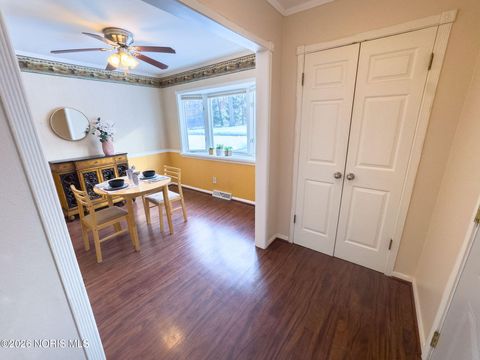 Tiny photo for 5652 Goodhue Drive, Toledo, OH 43615 (MLS # 10003879)