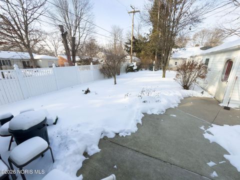 Tiny photo for 5652 Goodhue Drive, Toledo, OH 43615 (MLS # 10003879)