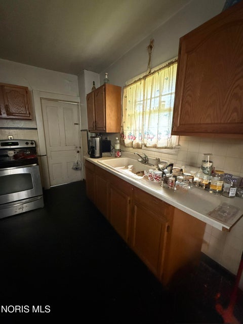 Tiny photo for 1262 Campbell Street, Toledo, OH 43607 (MLS # 10013252)