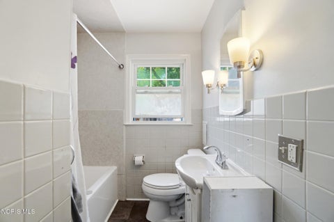 Tiny photo for 3506 Beverly Drive, Toledo, OH 43614 (MLS # 10008976)