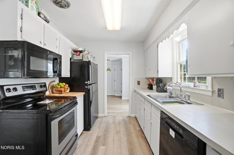 Tiny photo for 3506 Beverly Drive, Toledo, OH 43614 (MLS # 10008976)