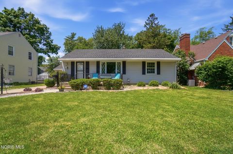 Photo of 3506 Beverly Drive, Toledo, OH 43614 (MLS # 10008976)