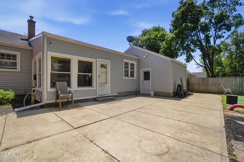 Tiny photo for 3506 Beverly Drive, Toledo, OH 43614 (MLS # 10008976)