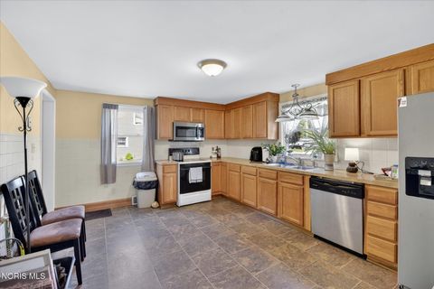 Tiny photo for 639 Park Street, Napoleon, OH 43545 (MLS # 10008824)