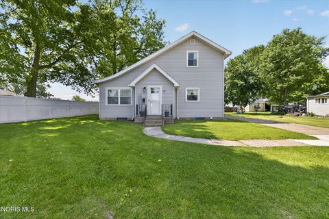 Tiny photo for 639 Park Street, Napoleon, OH 43545 (MLS # 10008824)
