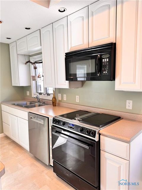 Tiny photo for 723 W High Street, Bryan, OH 43506 (MLS # 10004367)