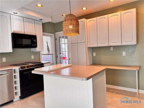 Tiny photo for 723 W High Street, Bryan, OH 43506 (MLS # 10004367)