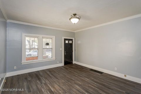 Tiny photo for 1048 Hawk Street, Toledo, OH 43612 (MLS # 10000198)