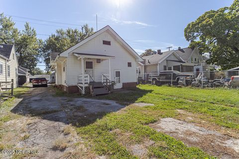 Tiny photo for 1048 Hawk Street, Toledo, OH 43612 (MLS # 10000198)