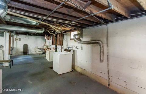 Tiny photo for 1048 Hawk Street, Toledo, OH 43612 (MLS # 10000198)