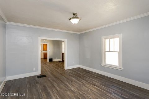 Tiny photo for 1048 Hawk Street, Toledo, OH 43612 (MLS # 10000198)