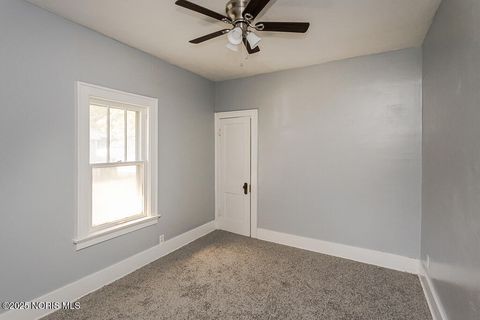 Tiny photo for 1048 Hawk Street, Toledo, OH 43612 (MLS # 10000198)