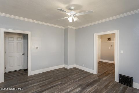 Tiny photo for 1048 Hawk Street, Toledo, OH 43612 (MLS # 10000198)