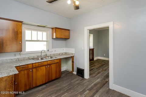 Tiny photo for 1048 Hawk Street, Toledo, OH 43612 (MLS # 10000198)
