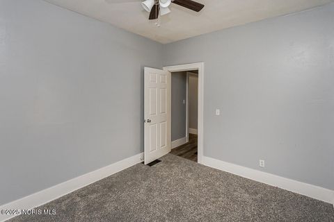 Tiny photo for 1048 Hawk Street, Toledo, OH 43612 (MLS # 10000198)