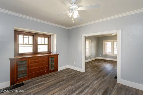 Tiny photo for 1048 Hawk Street, Toledo, OH 43612 (MLS # 10000198)