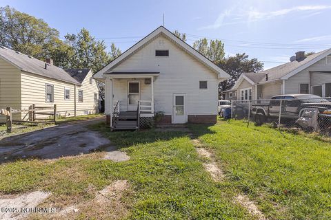 Tiny photo for 1048 Hawk Street, Toledo, OH 43612 (MLS # 10000198)