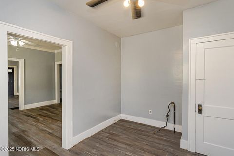Tiny photo for 1048 Hawk Street, Toledo, OH 43612 (MLS # 10000198)