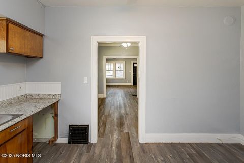 Tiny photo for 1048 Hawk Street, Toledo, OH 43612 (MLS # 10000198)