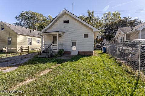 Tiny photo for 1048 Hawk Street, Toledo, OH 43612 (MLS # 10000198)