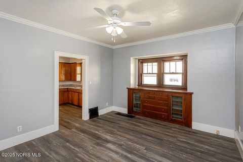 Tiny photo for 1048 Hawk Street, Toledo, OH 43612 (MLS # 10000198)