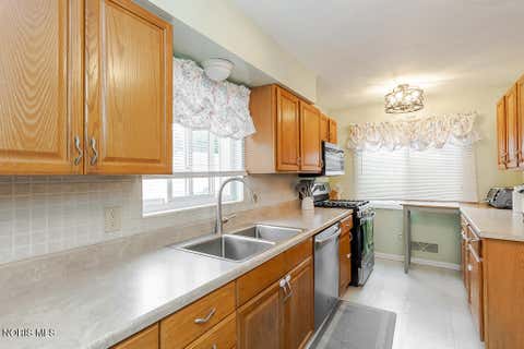 Tiny photo for 3901 Chipplegate Road, Toledo, OH 43614 (MLS # 10009358)