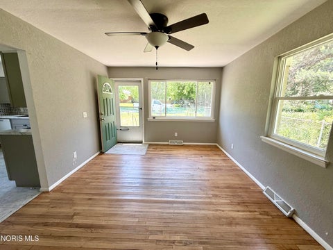 Tiny photo for 1205 Liberty Street, Toledo, OH 43605 (MLS # 10008578)