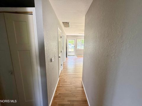 Tiny photo for 1205 Liberty Street, Toledo, OH 43605 (MLS # 10008578)