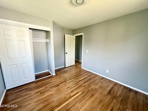 Tiny photo for 1205 Liberty Street, Toledo, OH 43605 (MLS # 10008578)