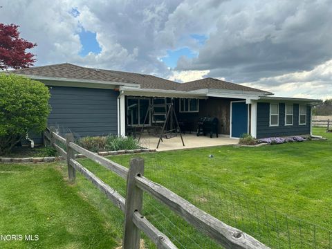 Tiny photo for 18514 Tontogany Creek Road, Bowling Green, OH 43402 (MLS # 10006982)