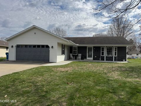 Tiny photo for 207 Stauffer Drive, Edgerton, OH 43517 (MLS # 10005928)