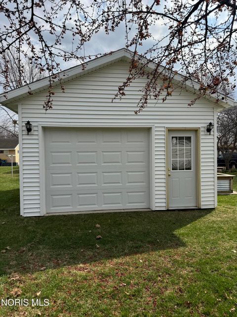 Tiny photo for 207 Stauffer Drive, Edgerton, OH 43517 (MLS # 10005928)
