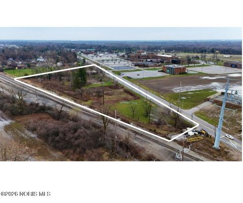 Photo of 6002 Monclova Road, Maumee, OH 43537 (MLS # 10002734)