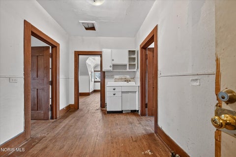 Tiny photo for 2146 Parkwood Avenue, Toledo, OH 43620 (MLS # 10014175)