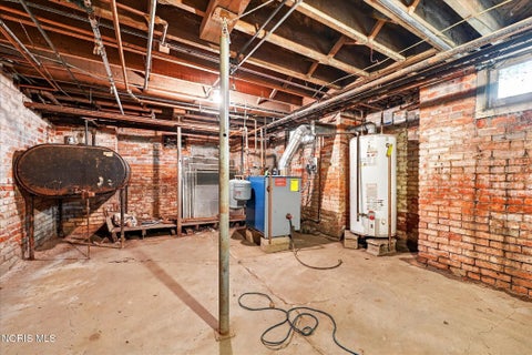 Tiny photo for 2146 Parkwood Avenue, Toledo, OH 43620 (MLS # 10014175)