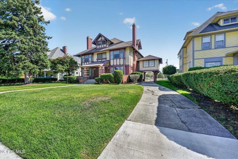 Tiny photo for 2146 Parkwood Avenue, Toledo, OH 43620 (MLS # 10014175)