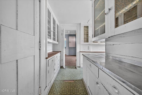 Tiny photo for 2146 Parkwood Avenue, Toledo, OH 43620 (MLS # 10014175)
