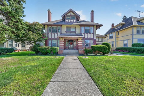 Tiny photo for 2146 Parkwood Avenue, Toledo, OH 43620 (MLS # 10014175)