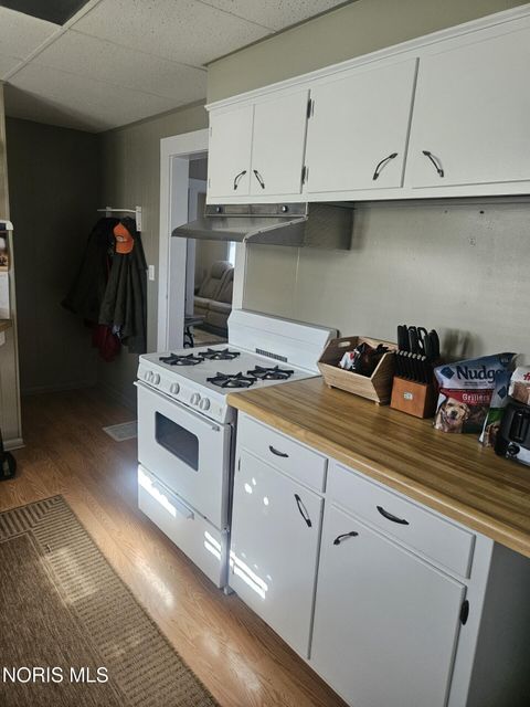 Tiny photo for 925 E Bryan Street, Bryan, OH 43506 (MLS # 10007337)