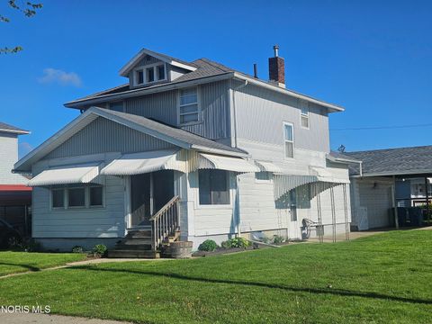 Photo of 925 E Bryan Street, Bryan, OH 43506 (MLS # 10007337)