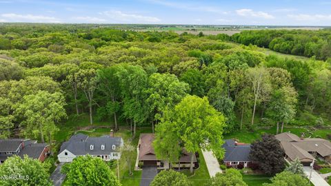 Tiny photo for 941 Melrose Street, Bowling Green, OH 43402 (MLS # 10007795)
