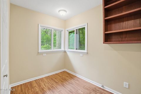 Tiny photo for 941 Melrose Street, Bowling Green, OH 43402 (MLS # 10007795)